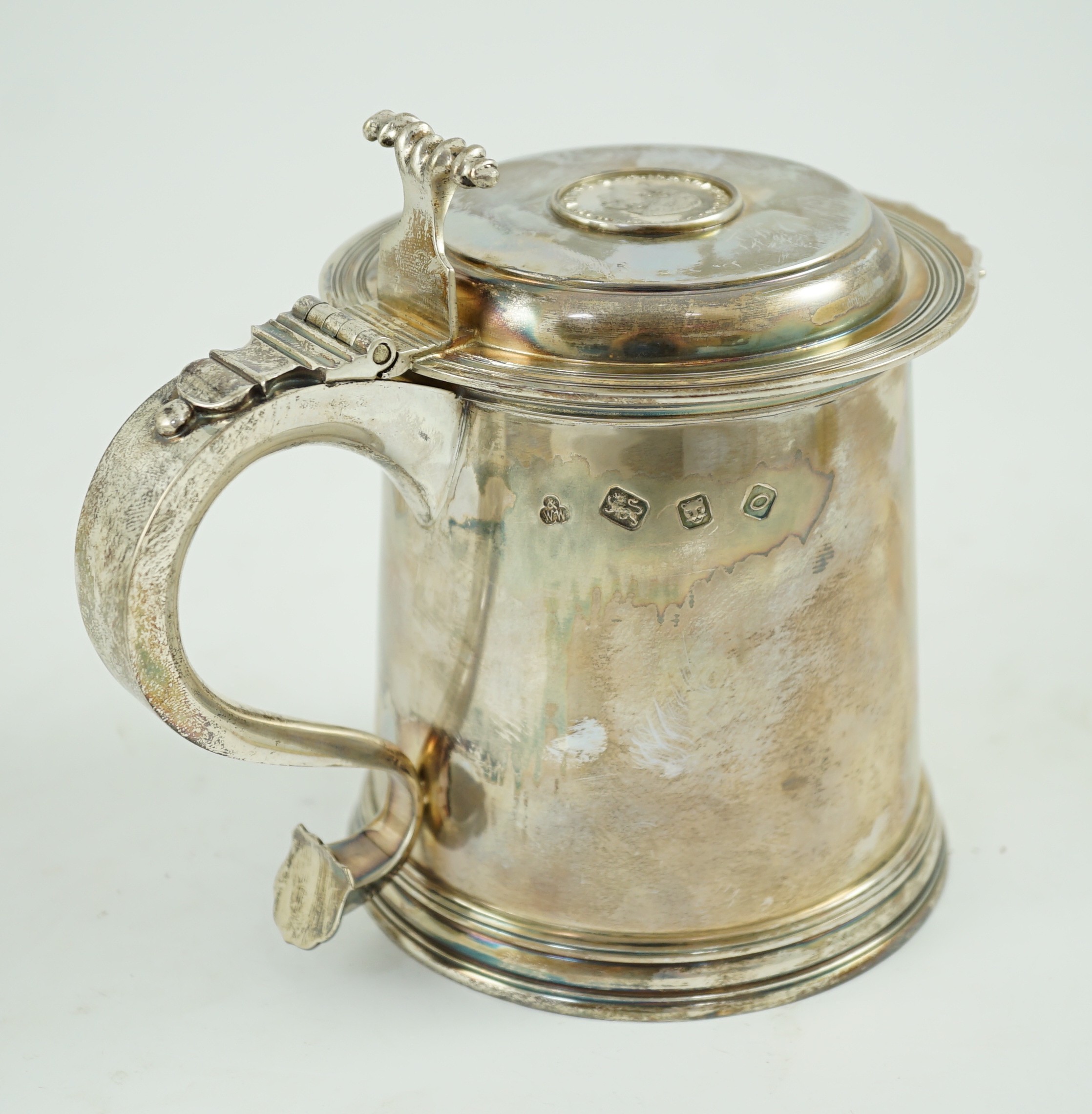 An Elizabeth II limited edition silver tankard, to commemorate the investiture of Charles as Prince of Wales at Caernarvon Castle, 1st July, 1969, Wakely & Wheeler, London, 1969